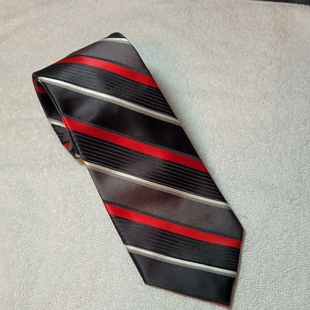 George black, white and red men's neck tie